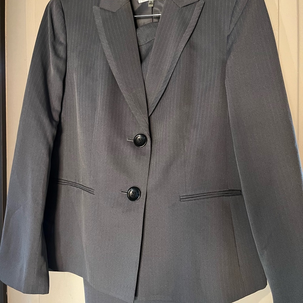 Le Suit size 12.